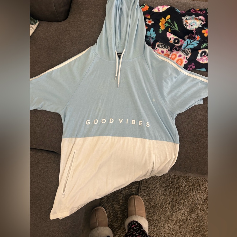 Good vibes pull over shirt